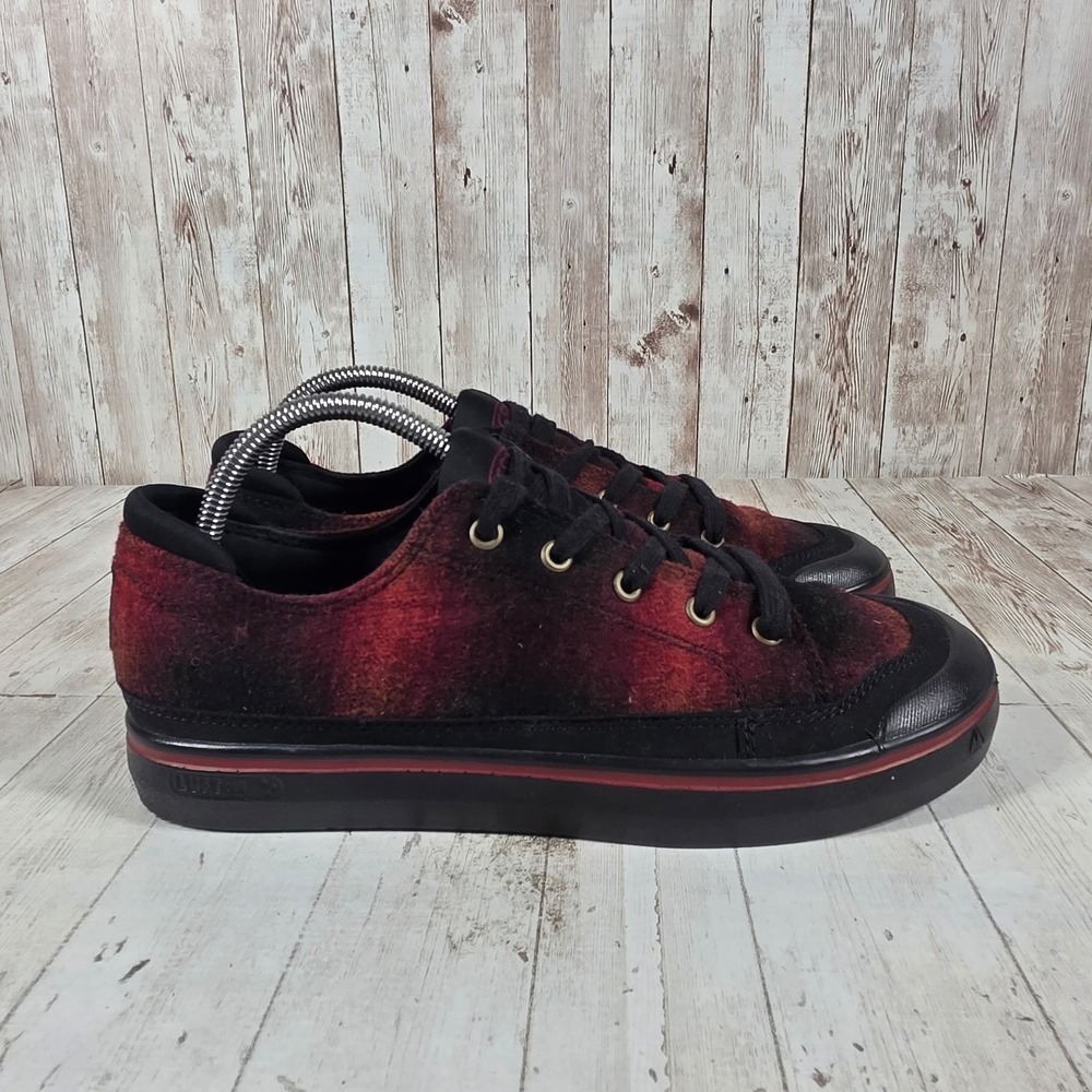 Keen Elsa Lite Womens 9.5 Red Black Plaid Wool Lowโ Top Sneaker 1023793
